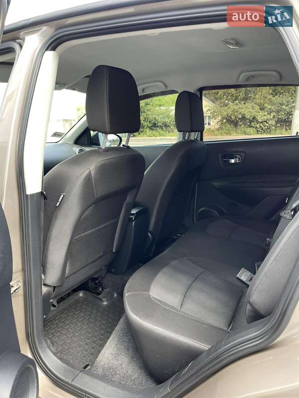 Позашляховик / Кросовер Nissan Qashqai 2011 в Житомирі