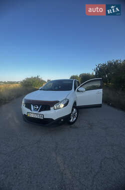 Внедорожник / Кроссовер Nissan Qashqai 2012 в 