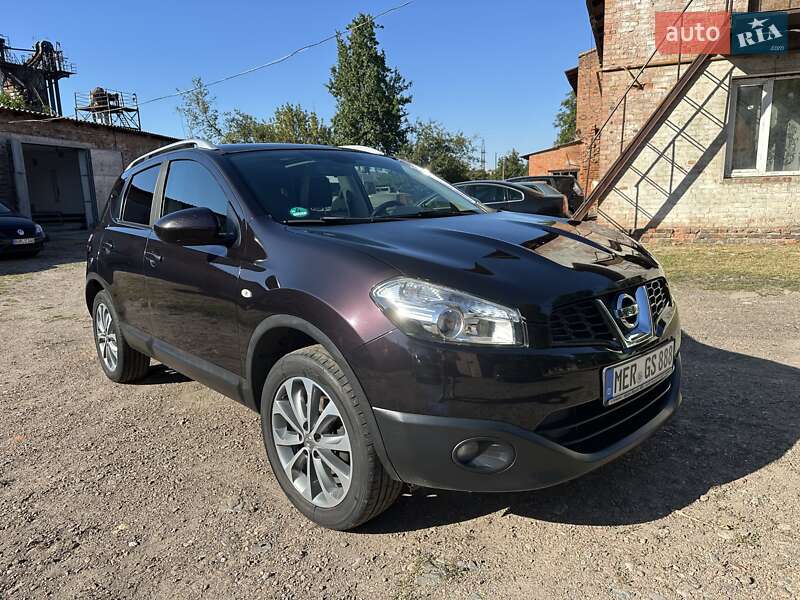 Внедорожник / Кроссовер Nissan Qashqai 2010 в Лебедине