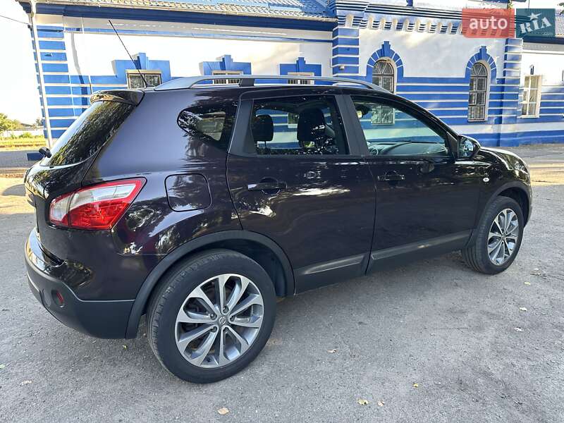 Внедорожник / Кроссовер Nissan Qashqai 2010 в Лебедине