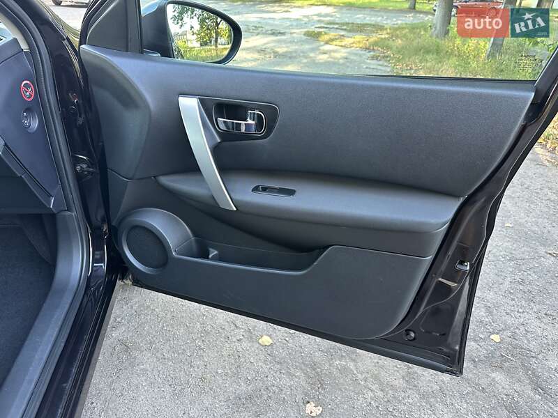 Внедорожник / Кроссовер Nissan Qashqai 2010 в Лебедине