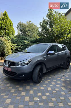 Позашляховик / Кросовер Nissan Qashqai 2010 в Львові