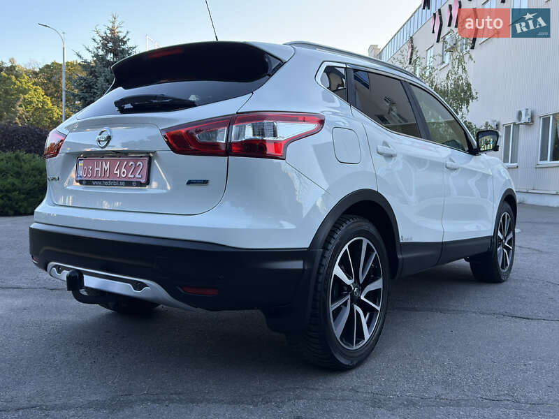Внедорожник / Кроссовер Nissan Qashqai 2015 в Полтаве