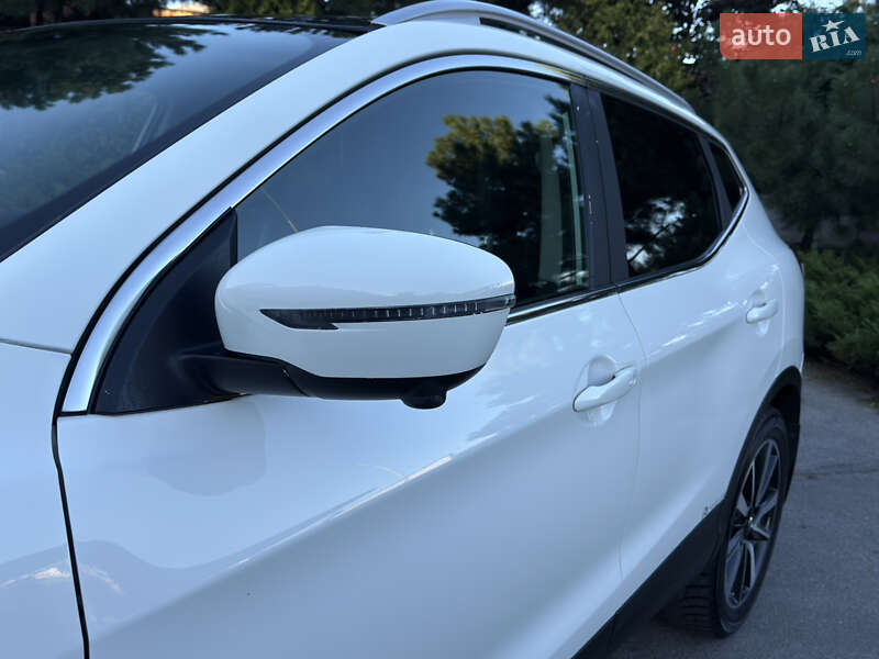Внедорожник / Кроссовер Nissan Qashqai 2015 в Полтаве