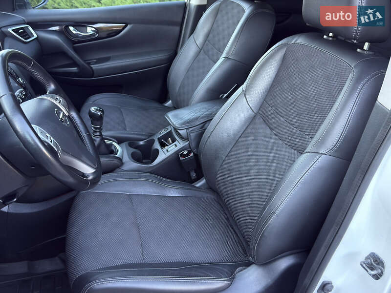 Внедорожник / Кроссовер Nissan Qashqai 2015 в Полтаве