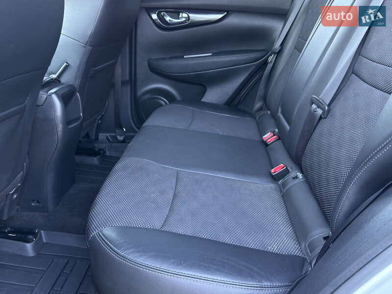 Внедорожник / Кроссовер Nissan Qashqai 2015 в Полтаве