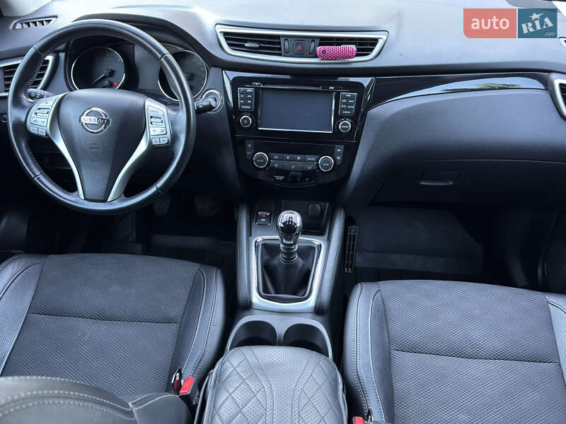 Внедорожник / Кроссовер Nissan Qashqai 2015 в Полтаве