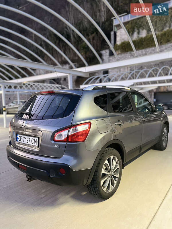 Внедорожник / Кроссовер Nissan Qashqai 2011 в Черновцах