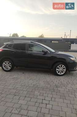 Внедорожник / Кроссовер Nissan Qashqai 2014 в 