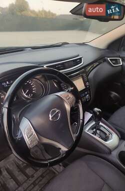 Внедорожник / Кроссовер Nissan Qashqai 2014 в 