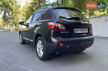 Внедорожник / Кроссовер Nissan Qashqai 2010 в 