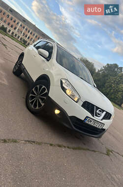 Внедорожник / Кроссовер Nissan Qashqai 2011 в 
