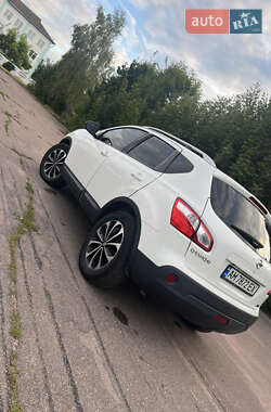 Внедорожник / Кроссовер Nissan Qashqai 2011 в 