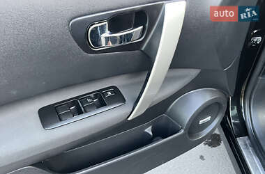 Внедорожник / Кроссовер Nissan Qashqai 2010 в 