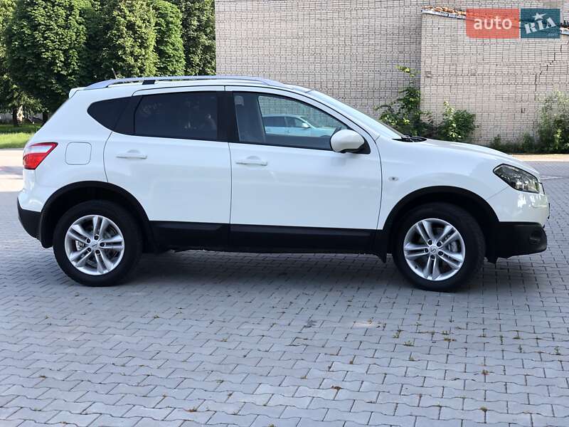 Внедорожник / Кроссовер Nissan Qashqai 2011 в Хмельницком