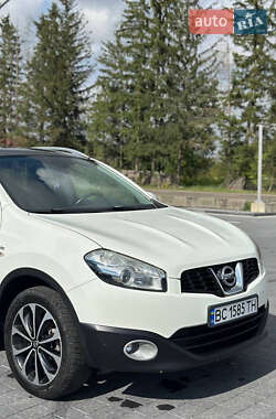 Внедорожник / Кроссовер Nissan Qashqai 2012 в 