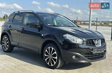 Внедорожник / Кроссовер Nissan Qashqai 2012 в 