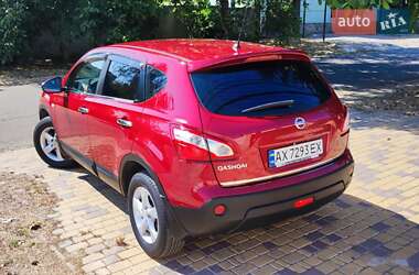 Позашляховик / Кросовер Nissan Qashqai 2010 в 