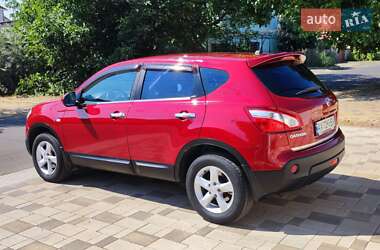 Позашляховик / Кросовер Nissan Qashqai 2010 в 