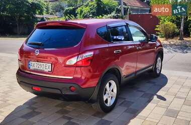 Позашляховик / Кросовер Nissan Qashqai 2010 в 