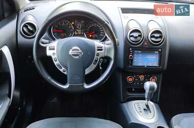 Позашляховик / Кросовер Nissan Qashqai 2010 в 
