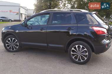 Внедорожник / Кроссовер Nissan Qashqai 2012 в 