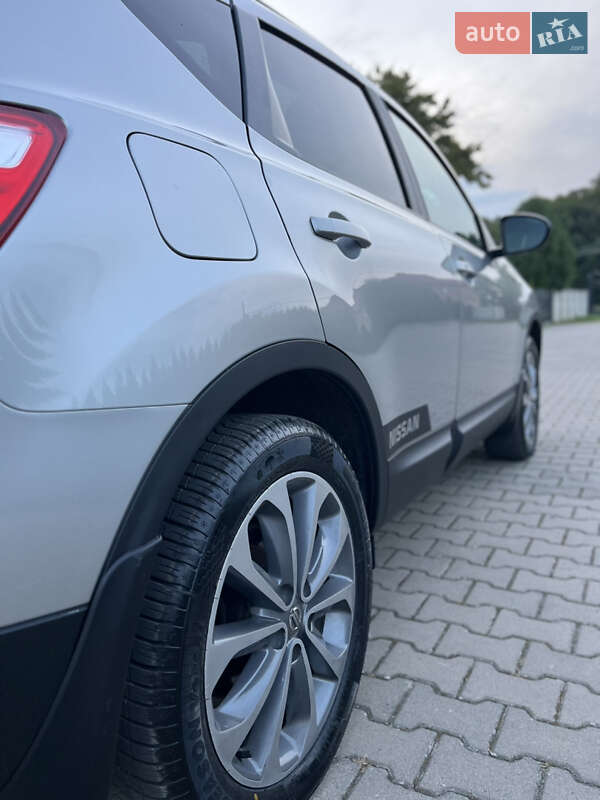 Позашляховик / Кросовер Nissan Qashqai 2010 в Стрию