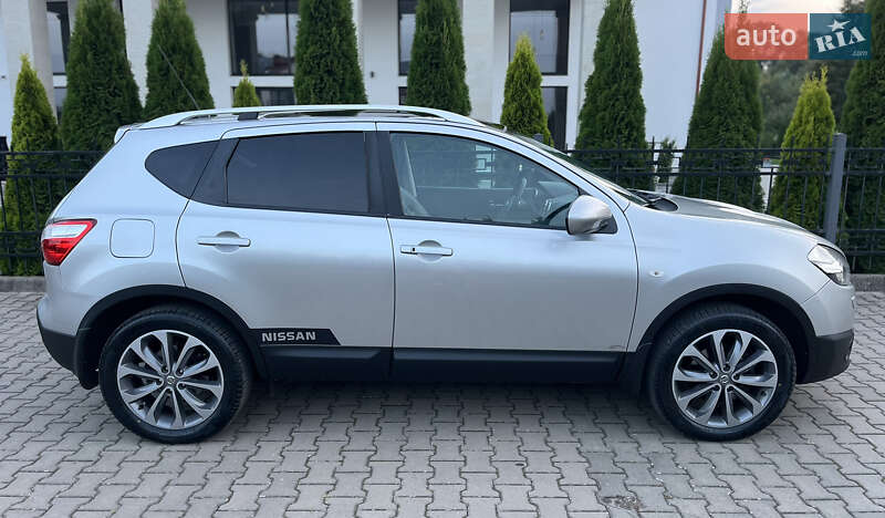 Позашляховик / Кросовер Nissan Qashqai 2010 в Стрию