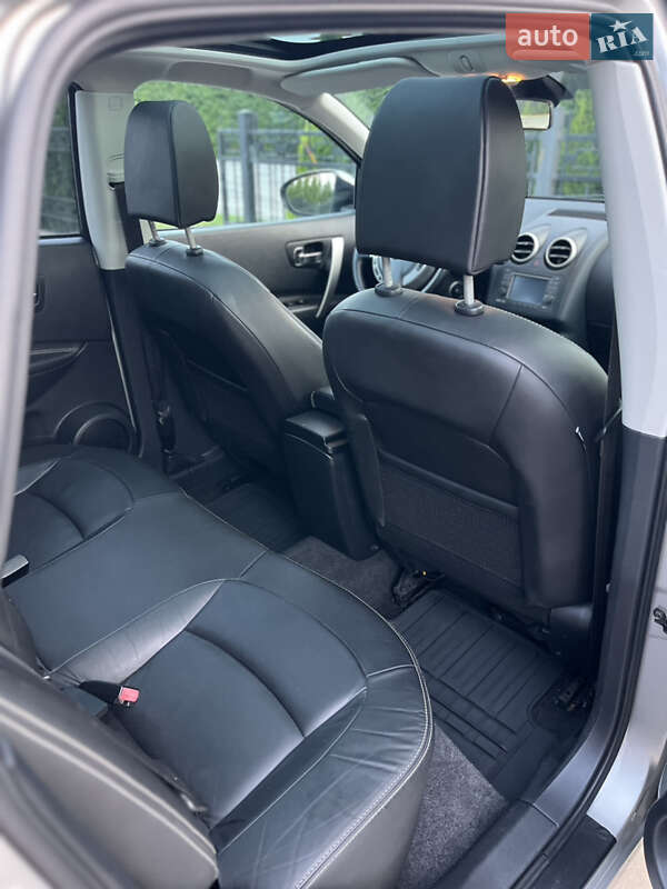 Позашляховик / Кросовер Nissan Qashqai 2010 в Стрию