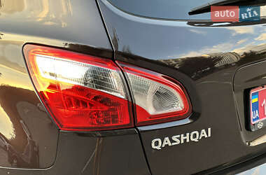 Внедорожник / Кроссовер Nissan Qashqai 2010 в 