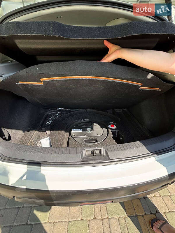 Позашляховик / Кросовер Nissan Qashqai 2012 в Чернівцях фото 12 Позашляховик / Кросовер Nissan Qashqai 2012 в Чернівцях