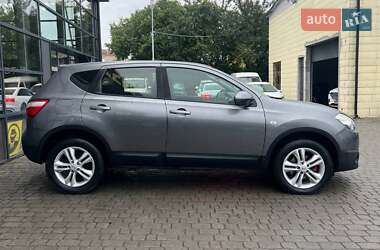 Внедорожник / Кроссовер Nissan Qashqai 2013 в 