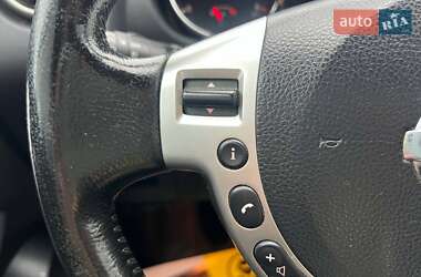 Внедорожник / Кроссовер Nissan Qashqai 2013 в 