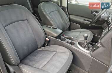 Внедорожник / Кроссовер Nissan Qashqai 2010 в 