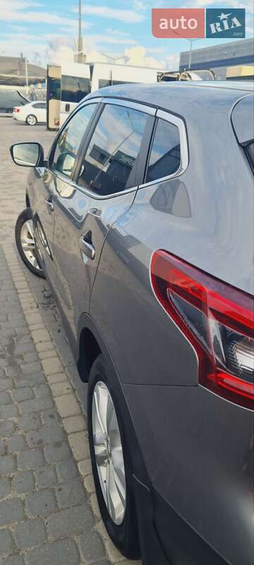 Внедорожник / Кроссовер Nissan Qashqai 2018 в Ужгороде