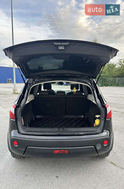Позашляховик / Кросовер Nissan Qashqai 2010 в 