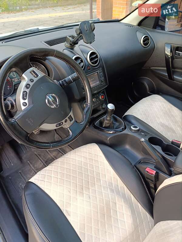Внедорожник / Кроссовер Nissan Qashqai 2013 в Александрие