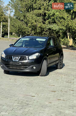 Внедорожник / Кроссовер Nissan Qashqai 2013 в 
