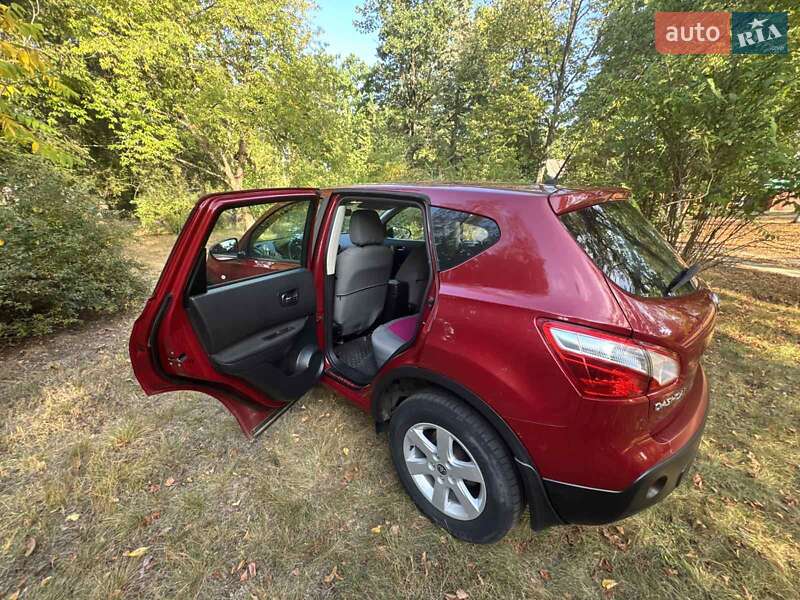 Внедорожник / Кроссовер Nissan Qashqai 2013 в Вышгороде