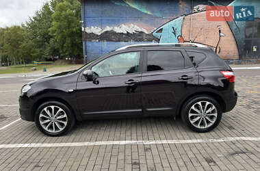 Внедорожник / Кроссовер Nissan Qashqai 2012 в 