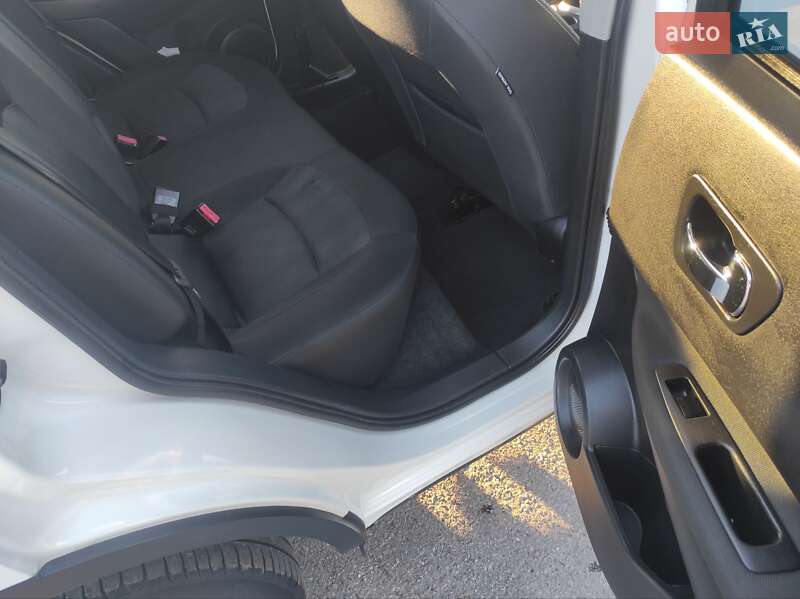 Внедорожник / Кроссовер Nissan Qashqai 2011 в Полтаве