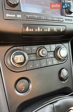 Внедорожник / Кроссовер Nissan Qashqai 2009 в 
