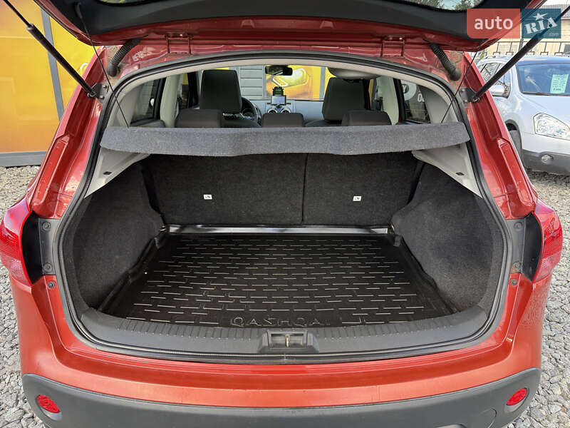 Позашляховик / Кросовер Nissan Qashqai 2008 в Стрию