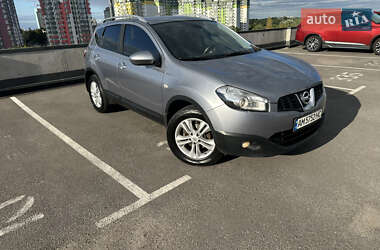 Внедорожник / Кроссовер Nissan Qashqai 2011 в 