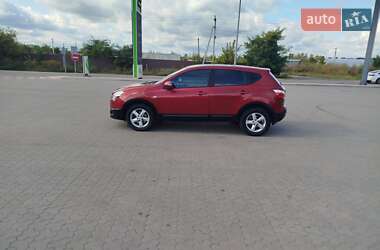 Внедорожник / Кроссовер Nissan Qashqai 2013 в 