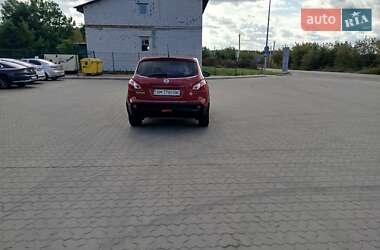 Внедорожник / Кроссовер Nissan Qashqai 2013 в 