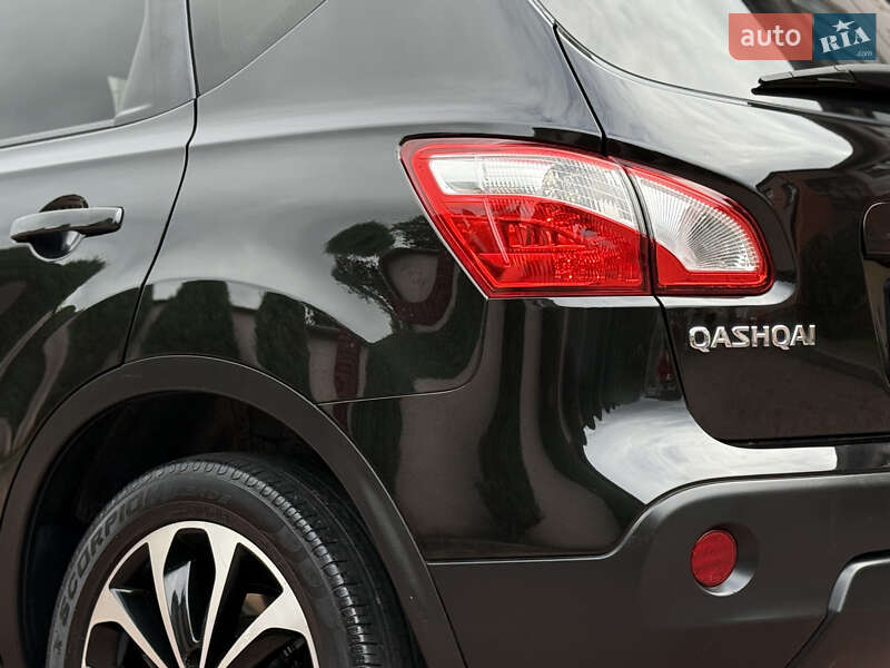 Внедорожник / Кроссовер Nissan Qashqai 2011 в Стрые