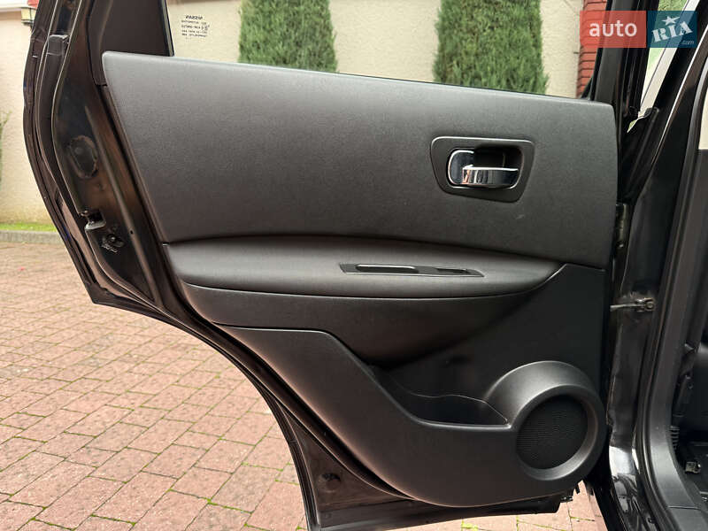 Внедорожник / Кроссовер Nissan Qashqai 2011 в Стрые