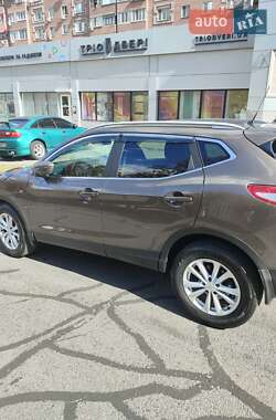 Внедорожник / Кроссовер Nissan Qashqai 2015 в Днепре