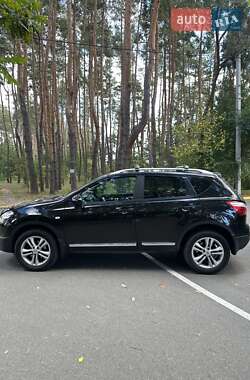 Внедорожник / Кроссовер Nissan Qashqai 2011 в 